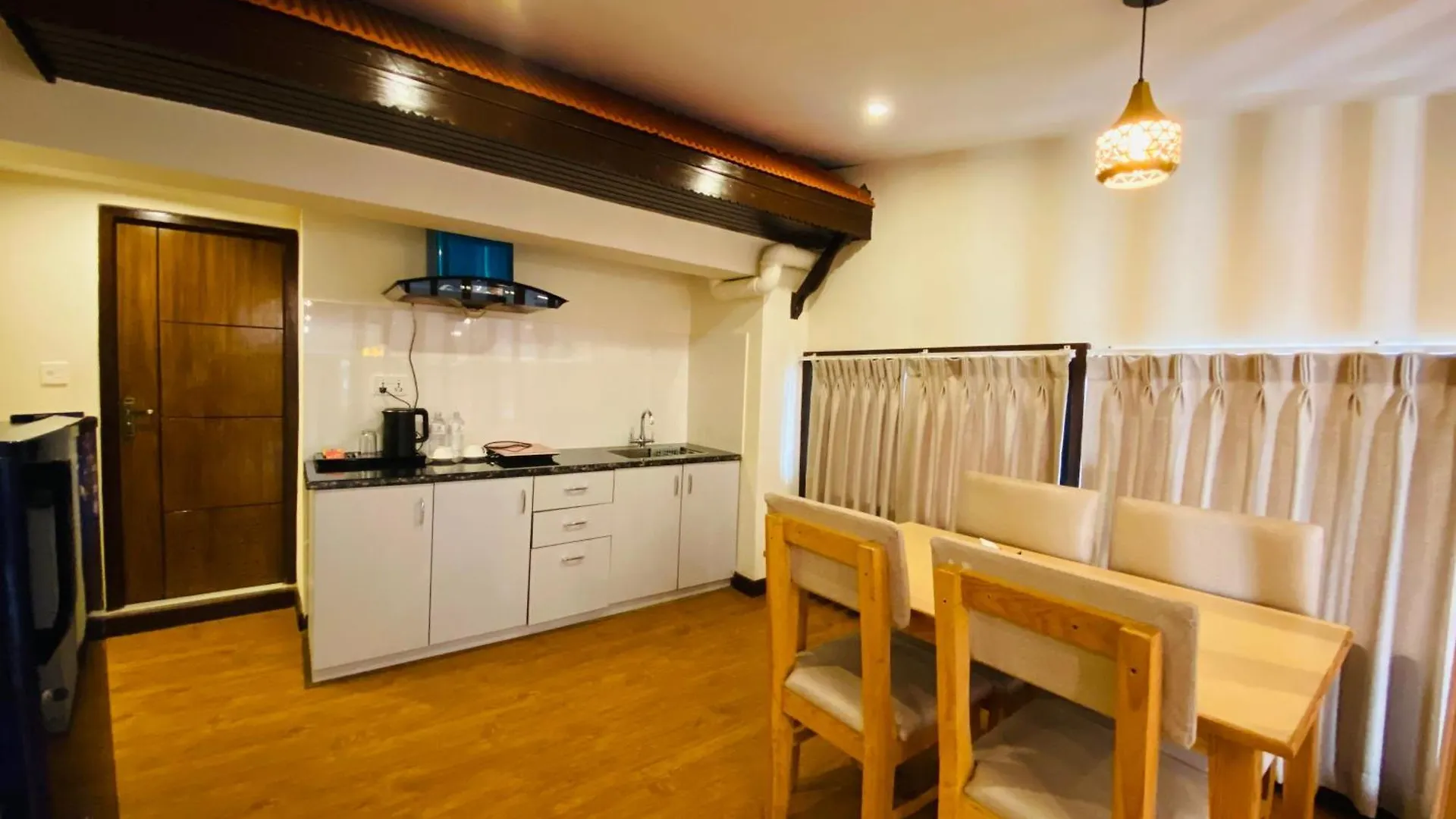Kathmandu Business Hotel 4*,